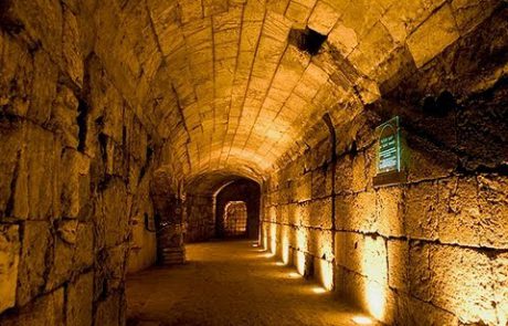 A Virtual Guide of the Western Wall Tunnels